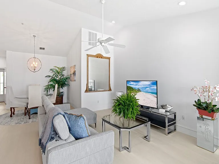 1890 Tarpon Ln #302 — Photo 7