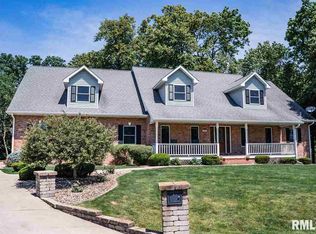 102 Goodsill Ct, East Galesburg, IL 61430