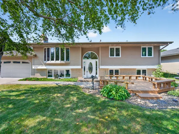 2352 Sioux Ct, New Brighton, MN 55112