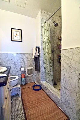 Rented by Safdie Realty Group | media 9