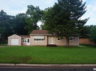 108 N Rustic Rd, East Peoria, IL 61611