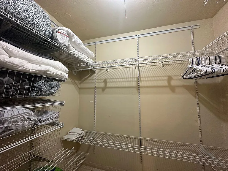 740 NE 37th St #B — Photo 23
