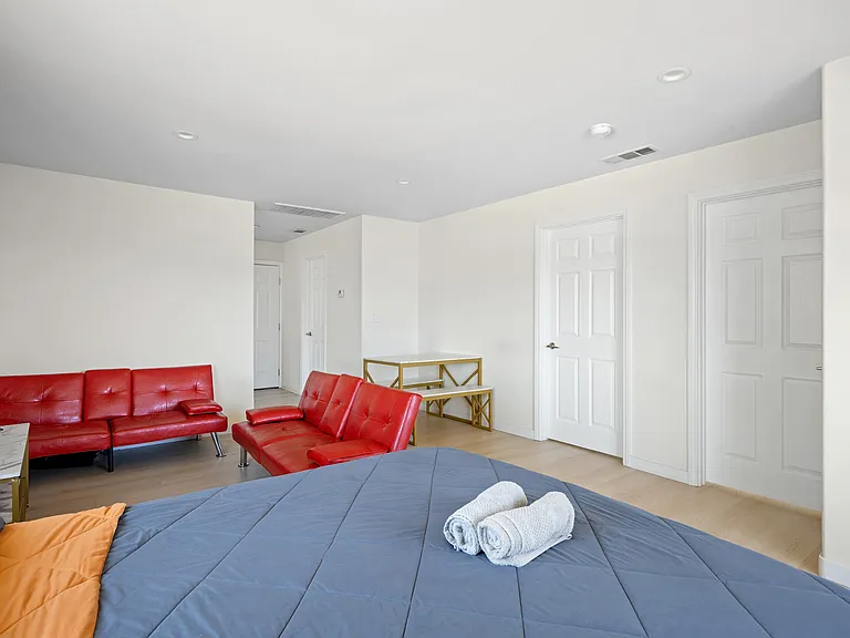 5228 Auckland Ave #2 — Photo 7