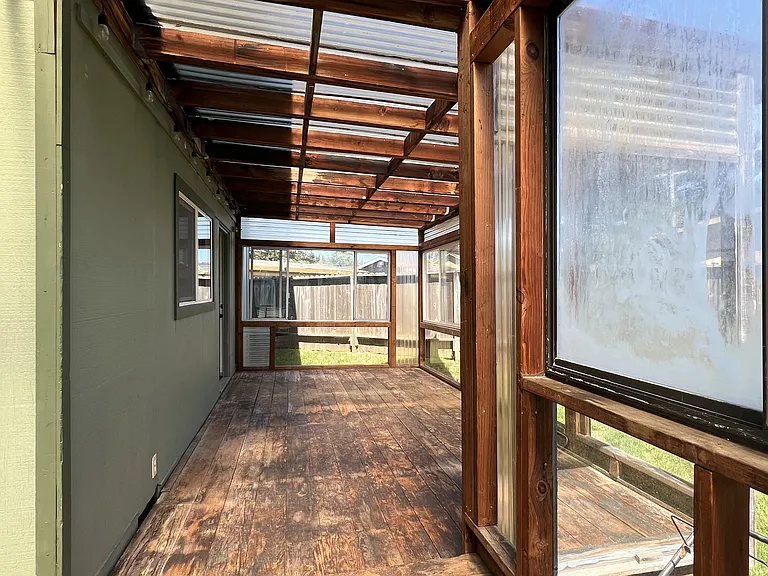 1268 Fernwood Dr — Photo 14