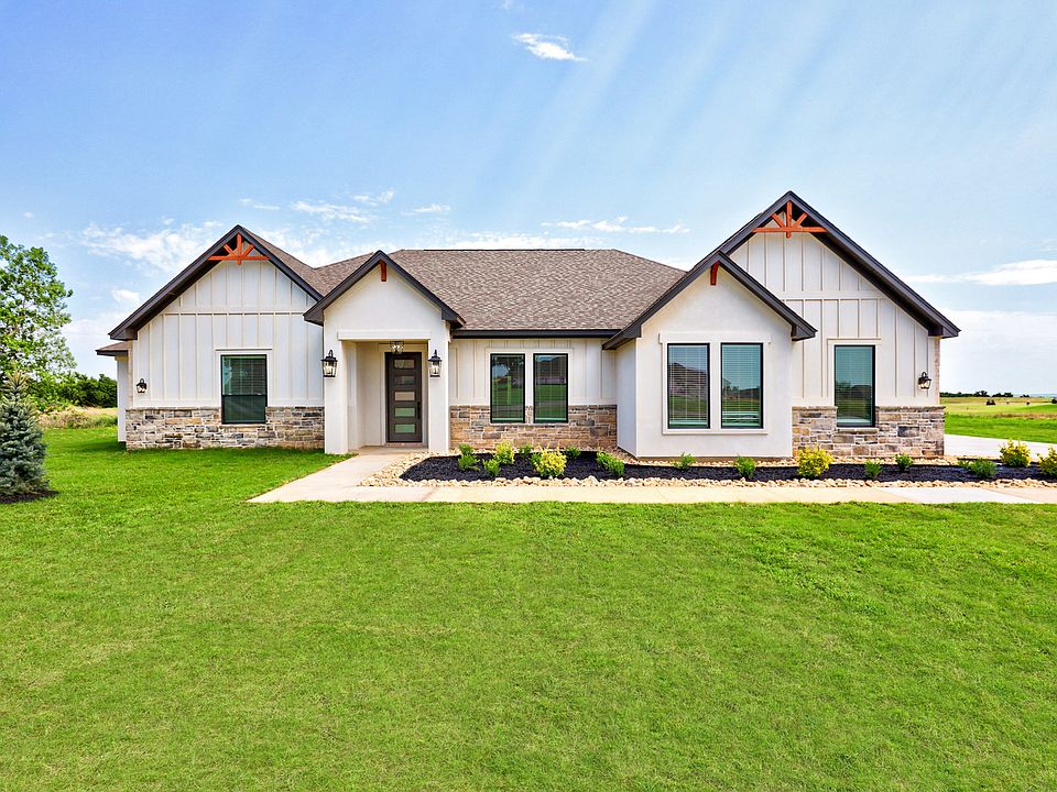 Stunning exterior of the Overholser plan at Winter Creek.