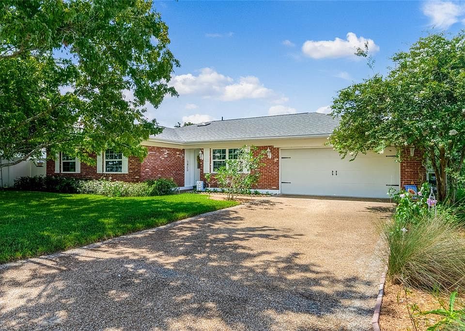 1st image of 185 Browning Cir