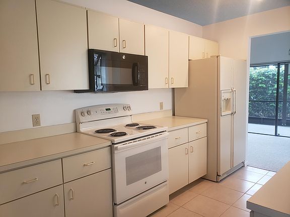 2nd image of 6068 Bay Isles Dr
