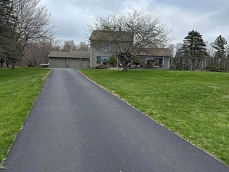 377 Holley Rd — Photo 2