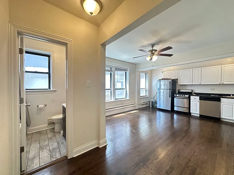 3345 N Marshfield Ave #604 — Photo 16
