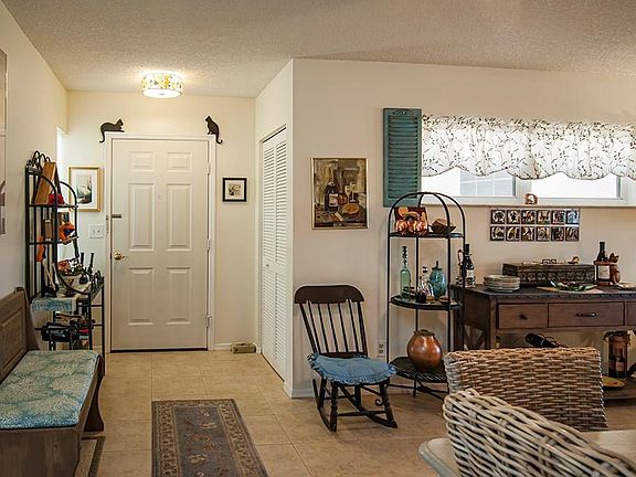 4th image of 223 Grove Isle Cir #223