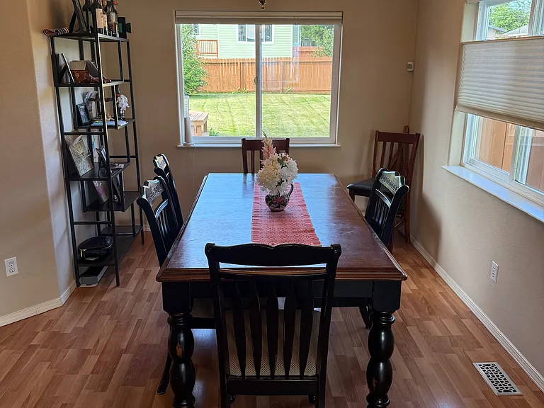 2431 Trisha Ave — Photo 6