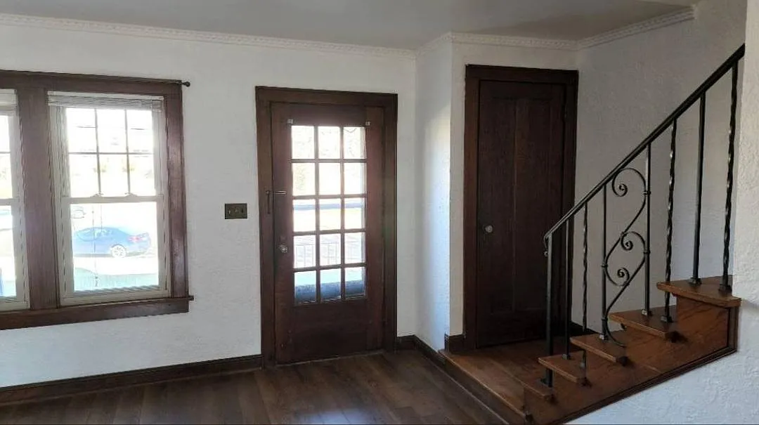 3034 Neil Ave — Photo 2