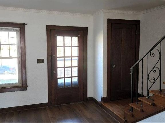 2nd image of 3034 Neil Ave