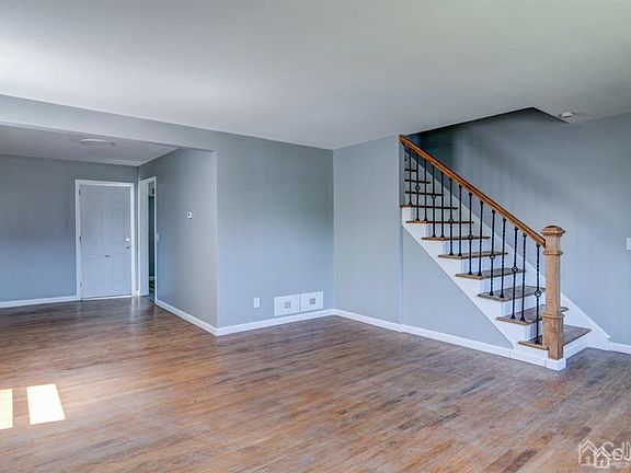 3rd image of 153 E Cherry St