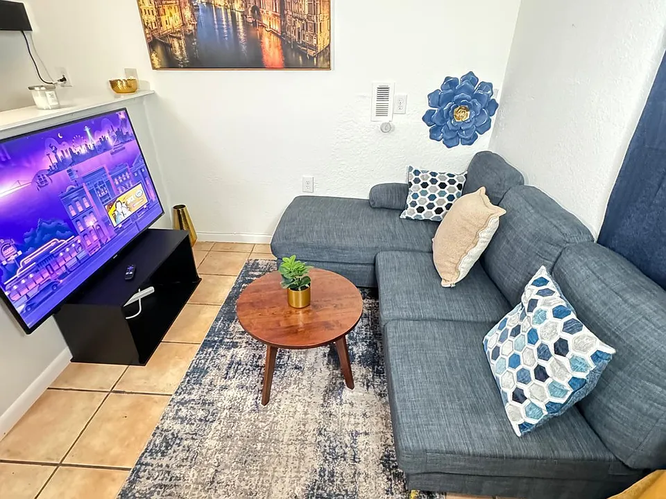 1430 Stacy St N #4