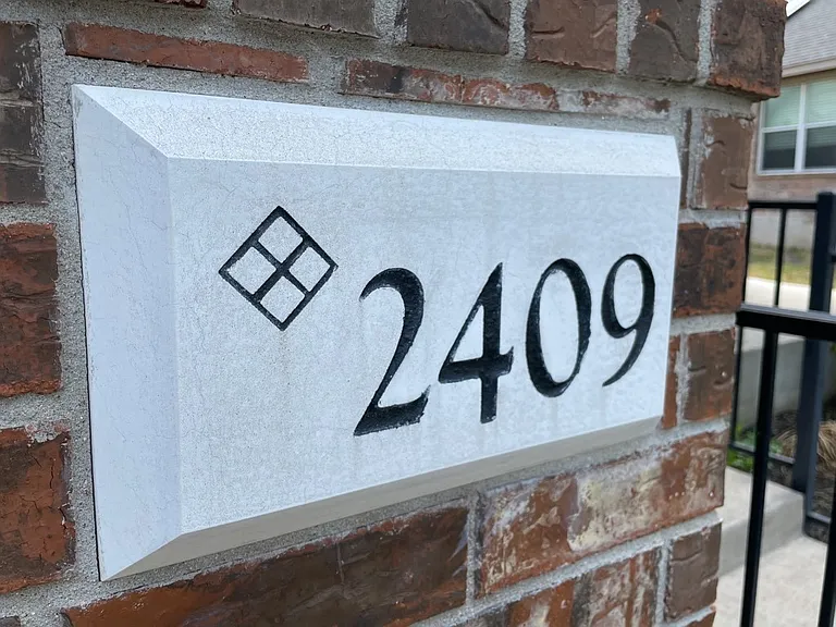 2409 Dovetail St — Photo 5