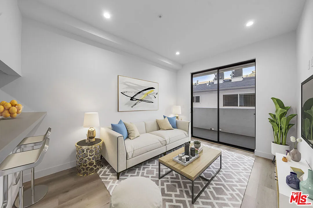 5612 Lexington Ave — Photo 3