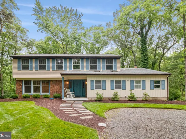 23 Derby Ct, Marlton, NJ 08053