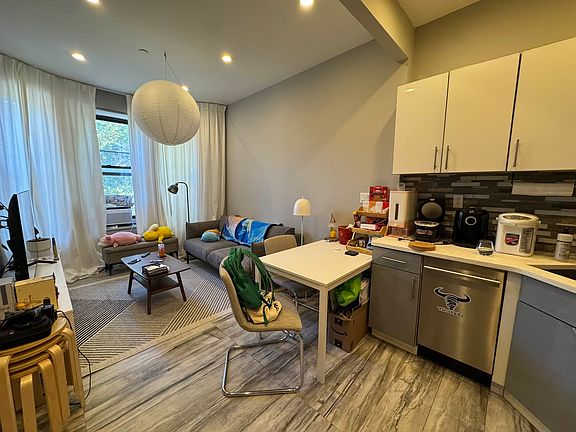 4th image of 1310 Pacific St #2F