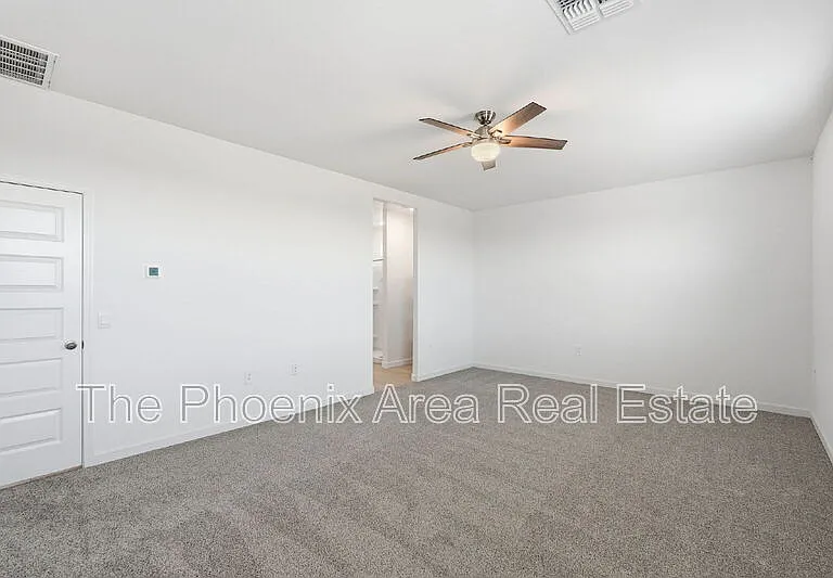 2761 W Seaver Ave — Photo 14