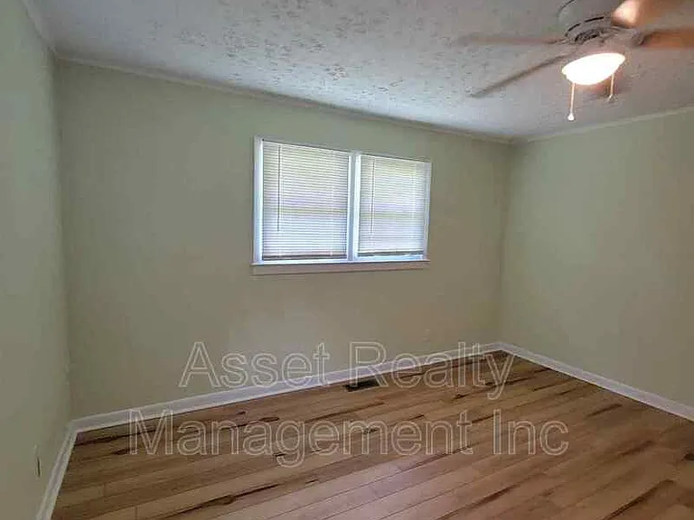 201 Farlow Dr — Photo 7