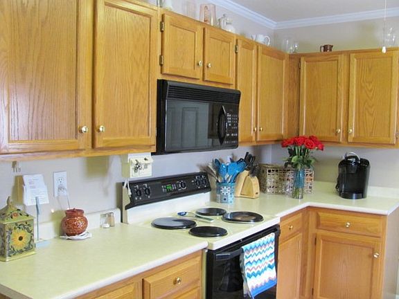 3rd image of 1679 Lantana Cir