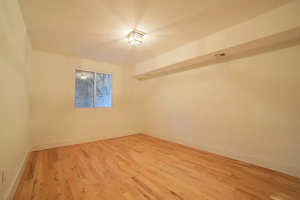 Rented by Prime Square Realty | media 26