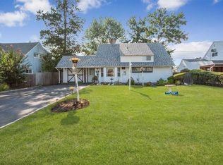 44 Martin Ln, Westbury, NY 11590