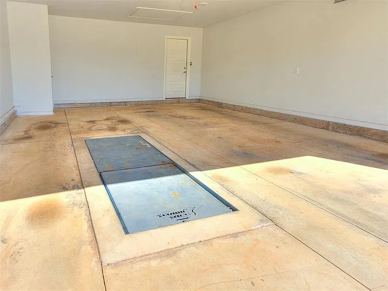 3301 NW 159th Ter — Photo 16