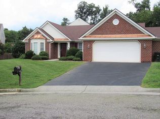6350 Stonecroft Ct, Roanoke, VA 24018