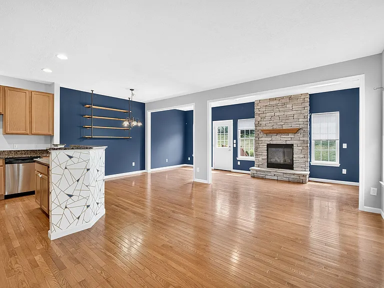 119 River Rock Way #1 — Photo 2