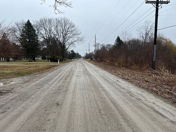 5th image of 4056 Field Rd