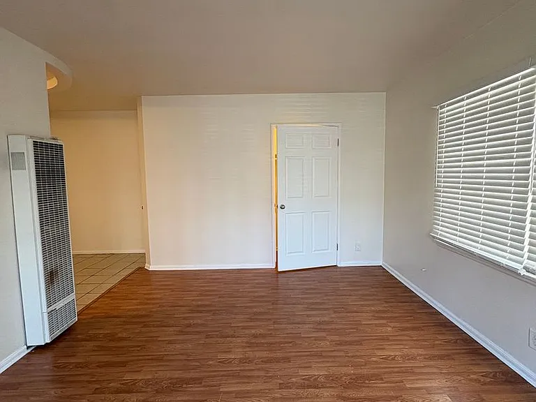 645 S. Burnside Ave. — Photo 1