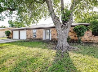 5112 Holiday Ln, North Richland Hills, TX 76180