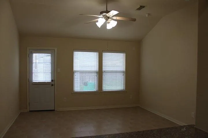 18114 Surrey Lake Ln — Photo 7