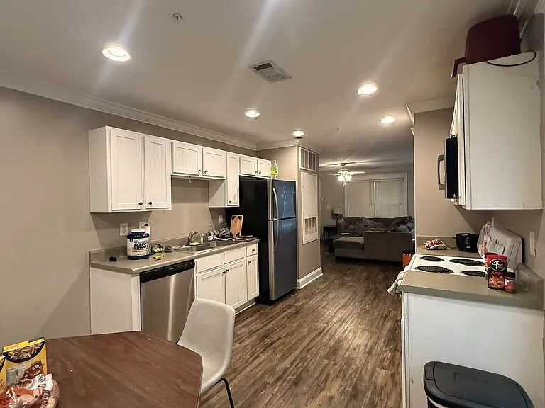 1035 Barnett Shoals Rd #910 — Photo 4