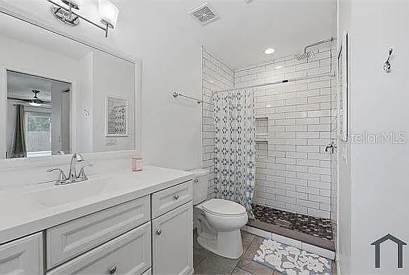 4404 Meadow Creek Cir — Photo 21