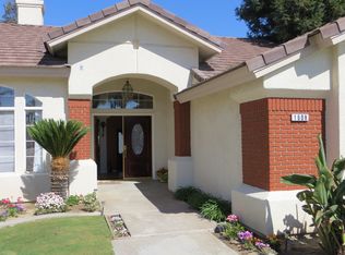 1608 Fieldspring Dr, Bakersfield, CA 93311