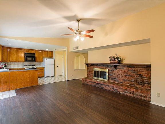 2nd image of 1113 Coffeyville Ct