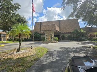 116 Gate Rd #116, Hollywood, FL 33024