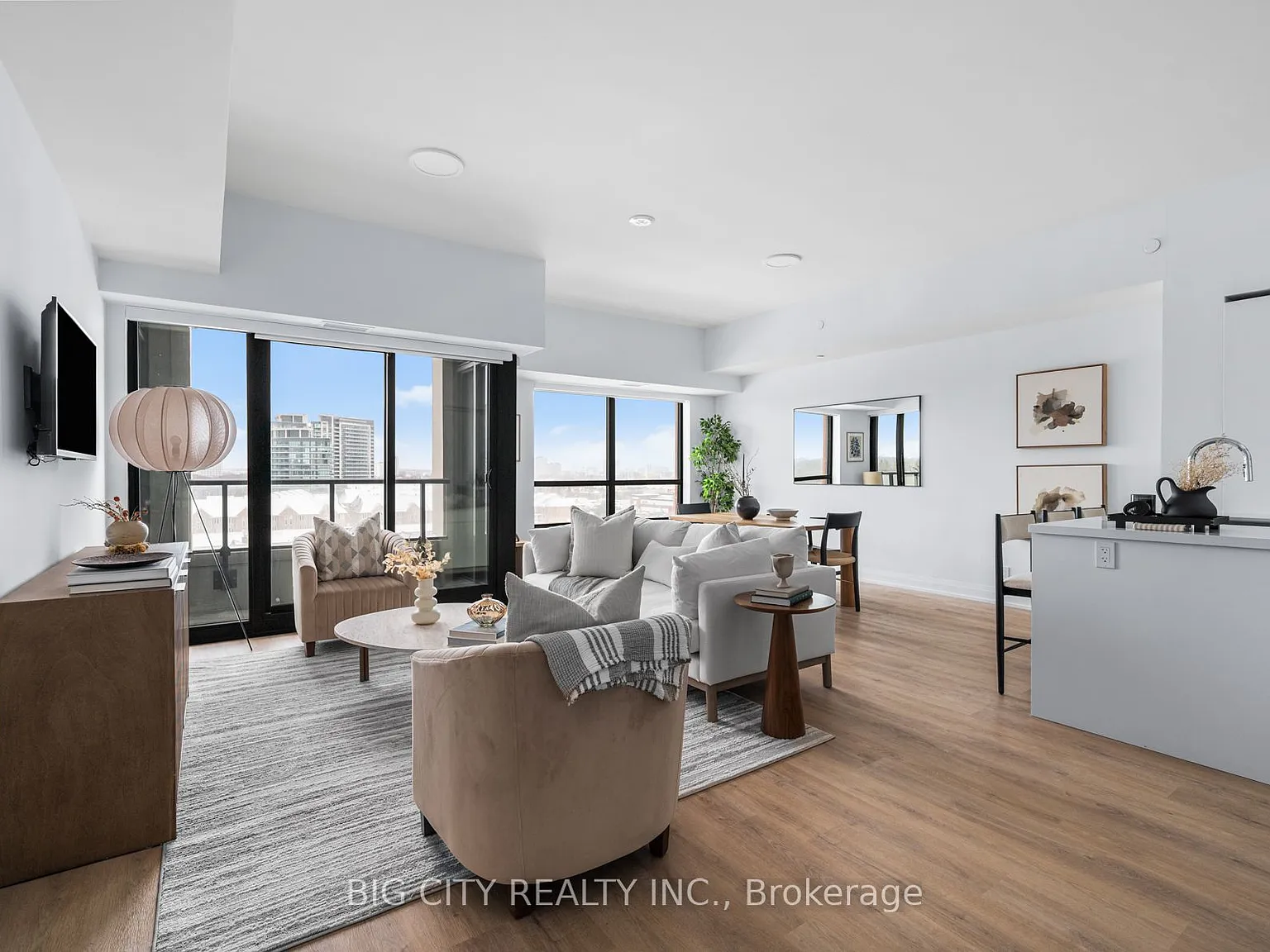 2 bed, $4,000 — Photo 2