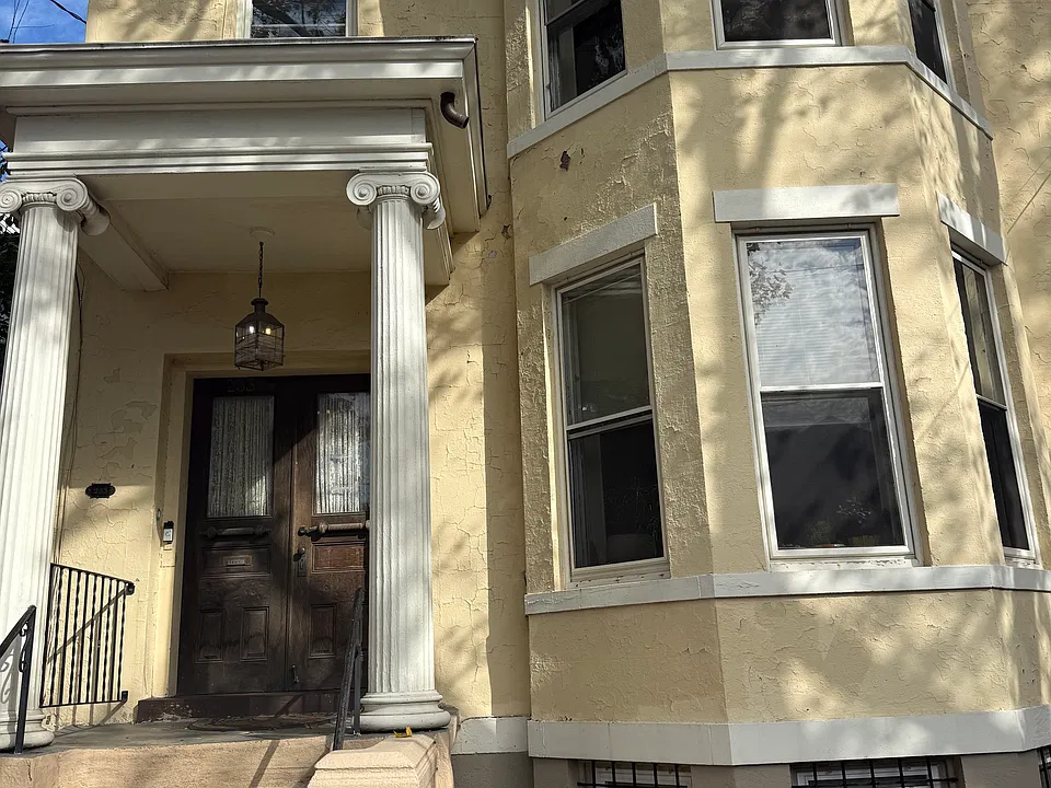 233 Saint John St #1
