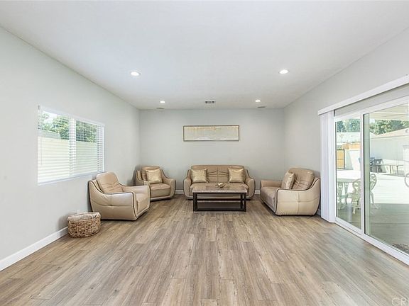 3rd image of 6539 Coldwater Canyon Ave