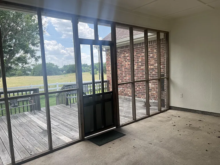1661 E FM 93 — Photo 27