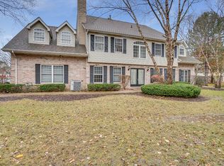 1474 Laurel Oaks Dr, Streamwood, IL