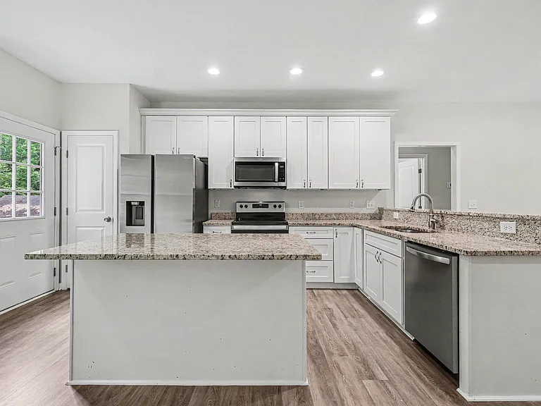 324 N Milford Rd — Photo 5