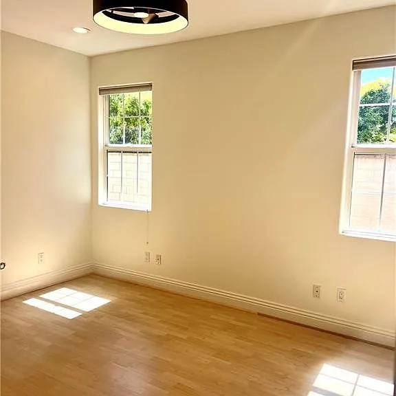 25292 De Salle St — Photo 10