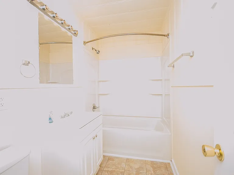 411 S Marion St — Photo 12