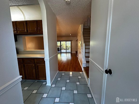 2nd image of 365 Bromley Pl