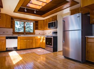 15 Elm Dr, Dallas, PA 18612